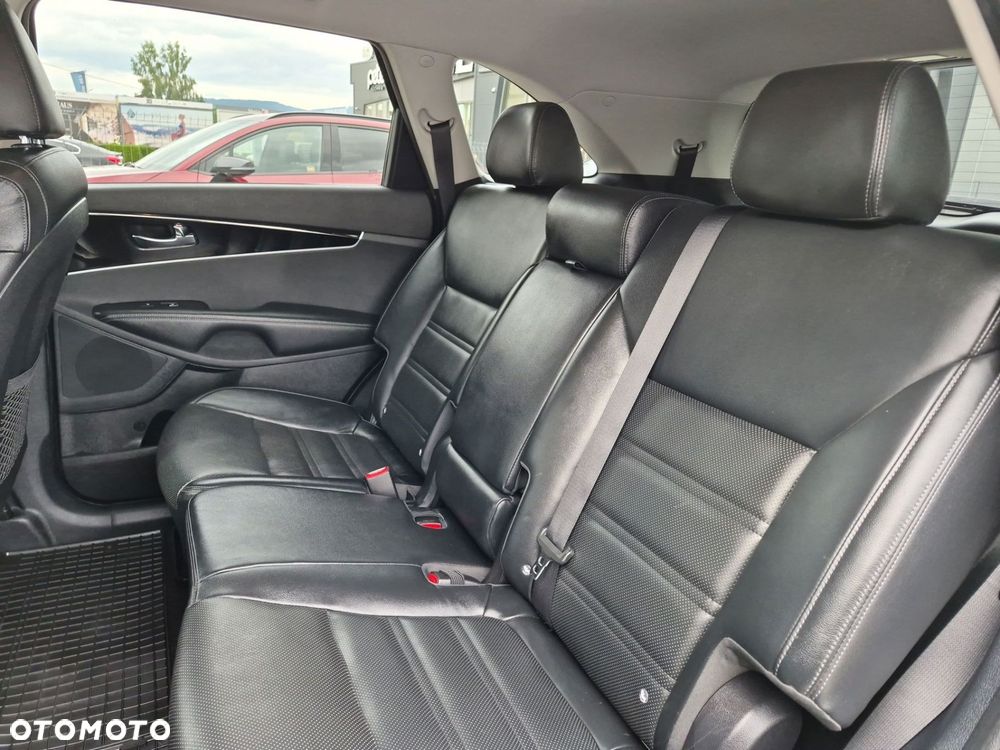 Kia Sorento - 16