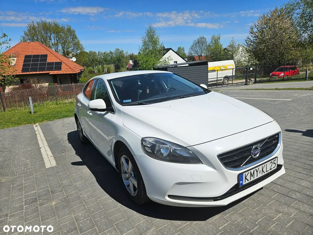 Volvo V40 T3 Momentum - 1