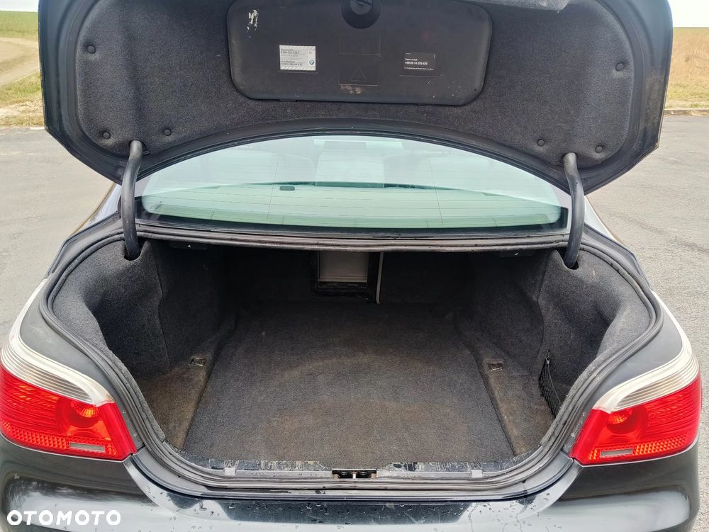 BMW Seria 5 520i - 14