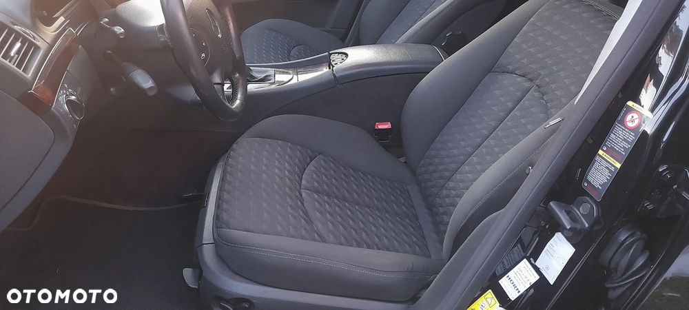 Mercedes-Benz Klasa E 200 Kompressor Classic - 12