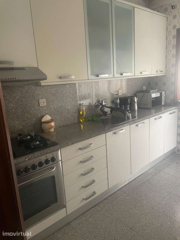 Quarto - localizado em São Mamede de Infesta Porto - Grande imagem: 5/6