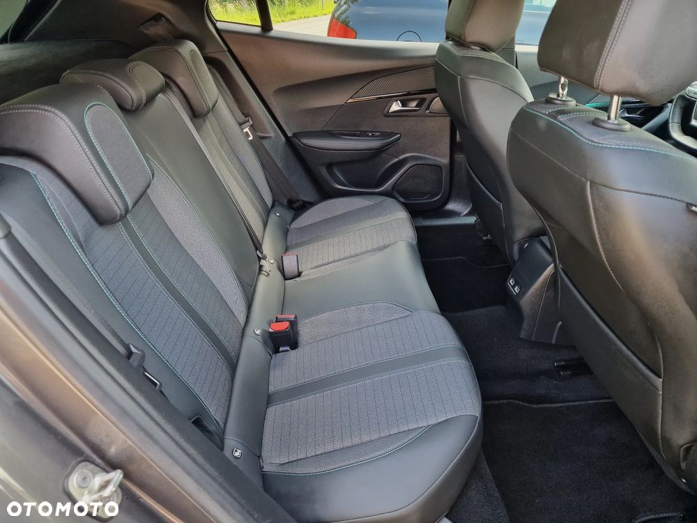 Peugeot 2008 BlueHDi 110 Allure - 18