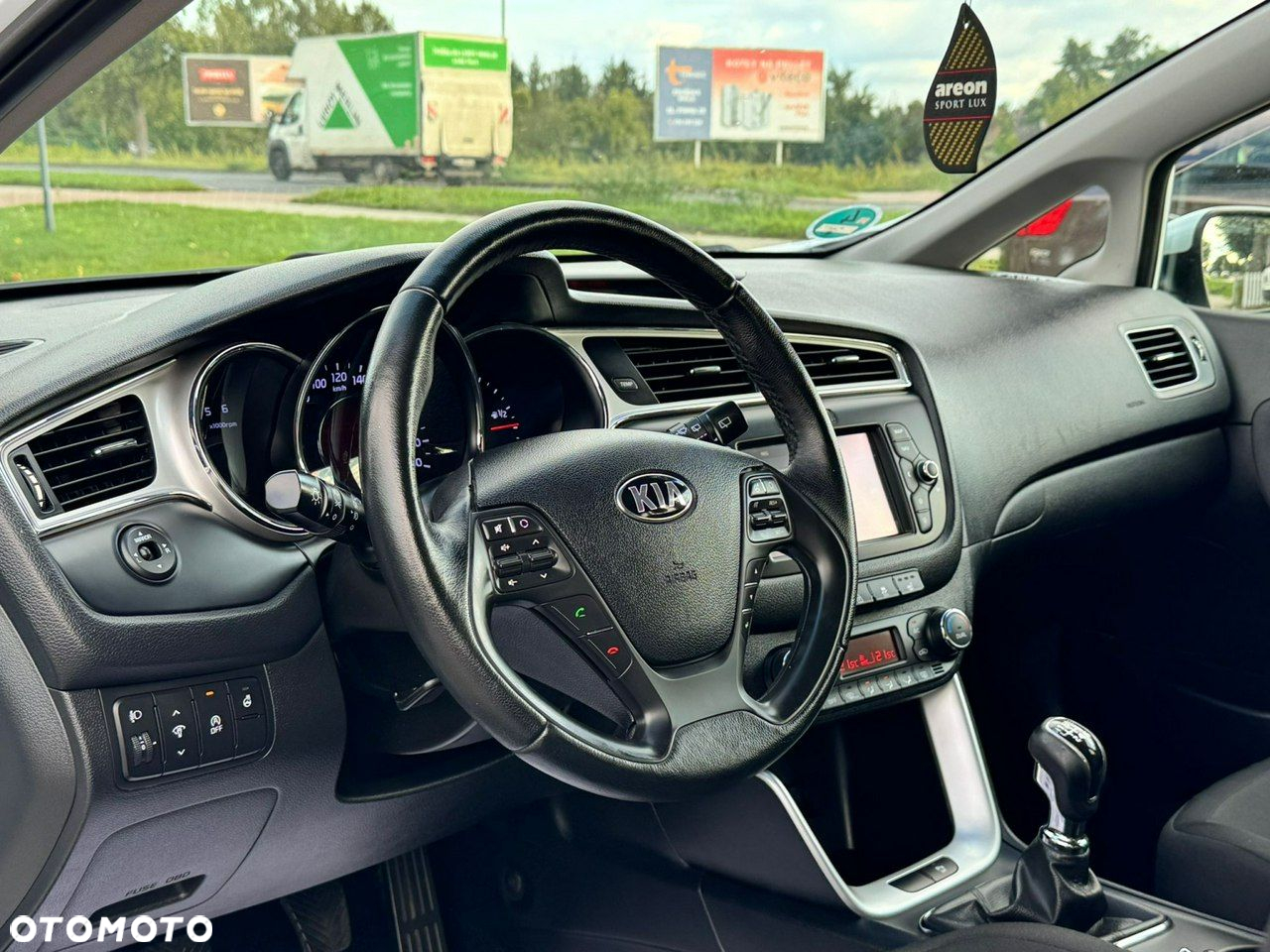Kia Ceed - 25