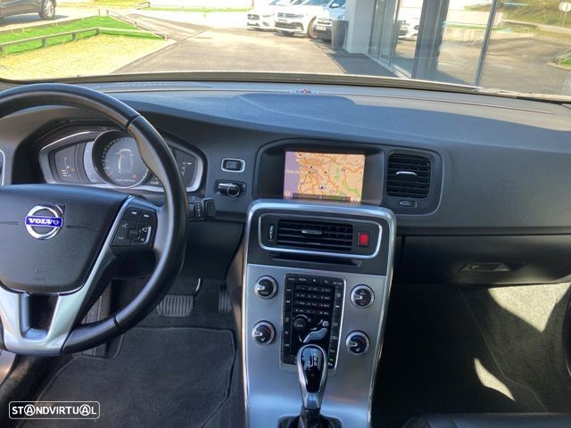 Volvo S60 Cross Country 2.0 D3 Pro Geartronic - 17