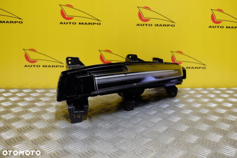 CADILLAC ESCALADE 2021- HALOGEN LAMPA LED DRL R USA - 7