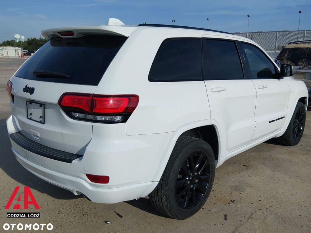 Jeep Grand Cherokee - 8