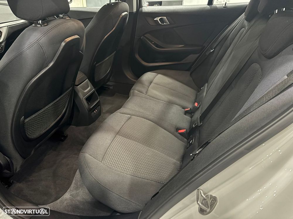 BMW 118 i Auto - 10