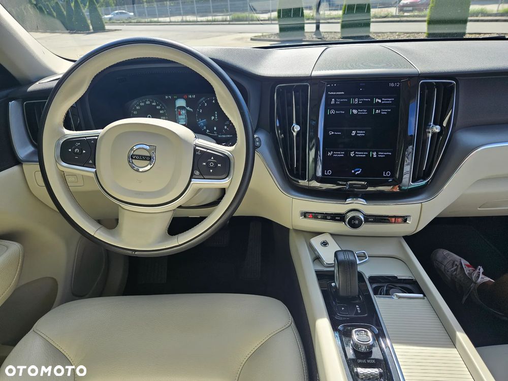 Volvo XC 60 B4 B Geartronic Momentum Pro - 9
