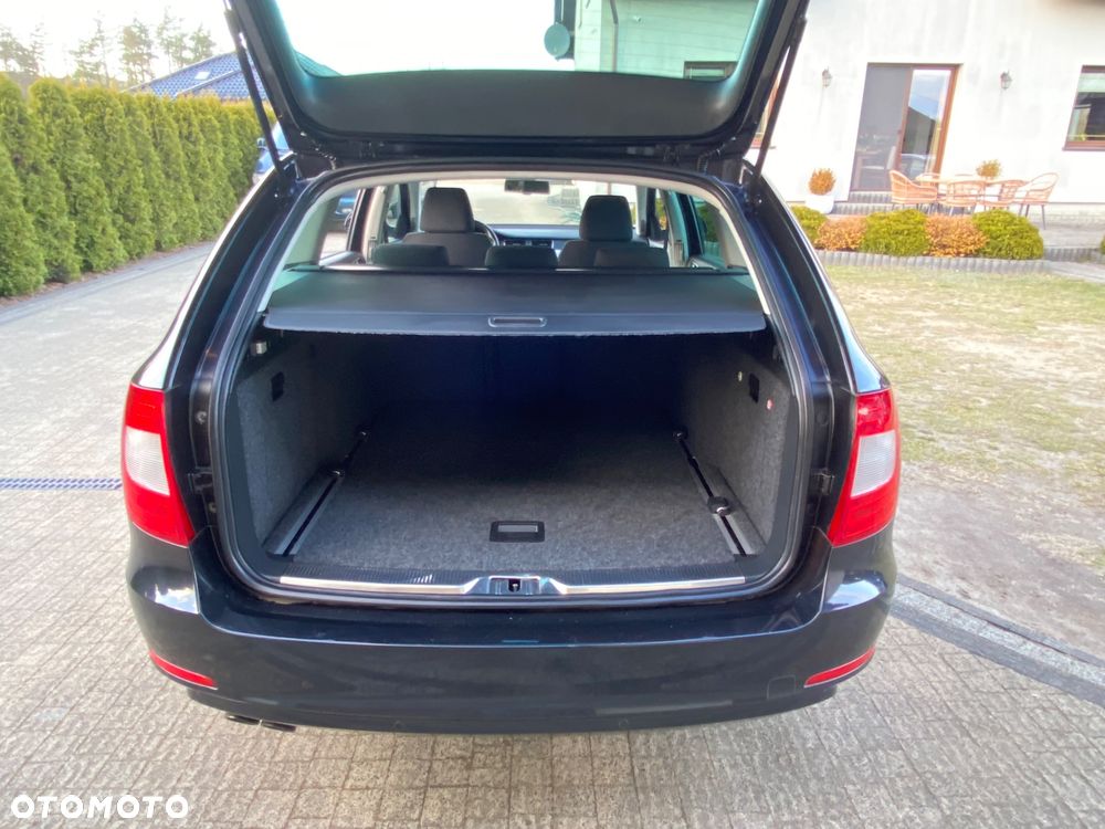 Skoda Superb 2.0 TDI DSG Elegance - 28
