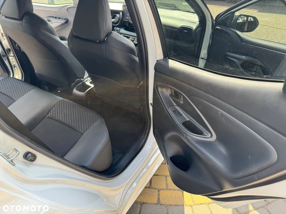 Toyota Yaris - 11