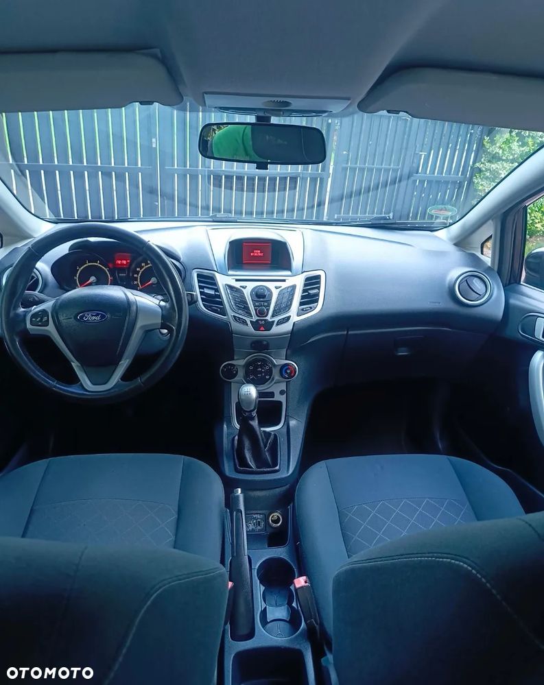 Ford Fiesta - 11
