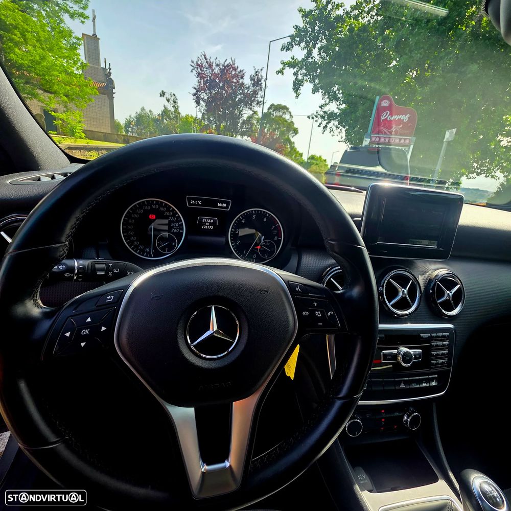 Mercedes-Benz A 200 (BlueEFFICIENCY) - 13