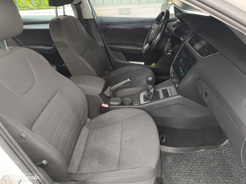 Skoda Octavia Break 1.6 TDi Sportline - 6