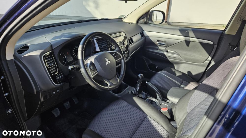 Mitsubishi Outlander 2.2 DI-D 2WD Plus - 5