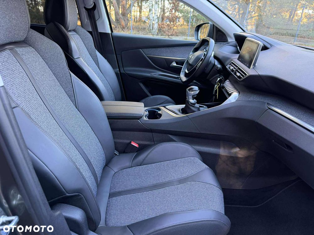 Peugeot 5008 1.5 BlueHDI Allure S&S - 29