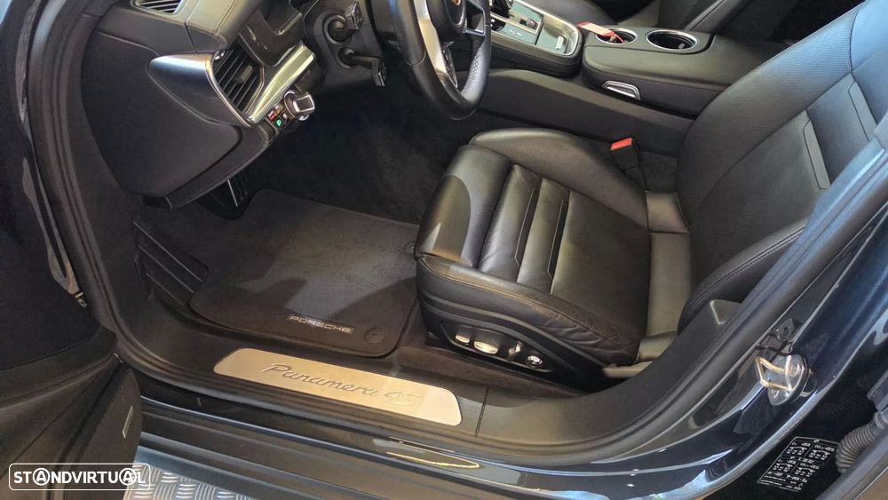 Porsche Panamera 4 S - 45