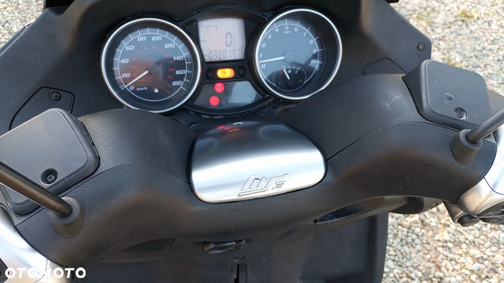 Piaggio MP-3 - 13