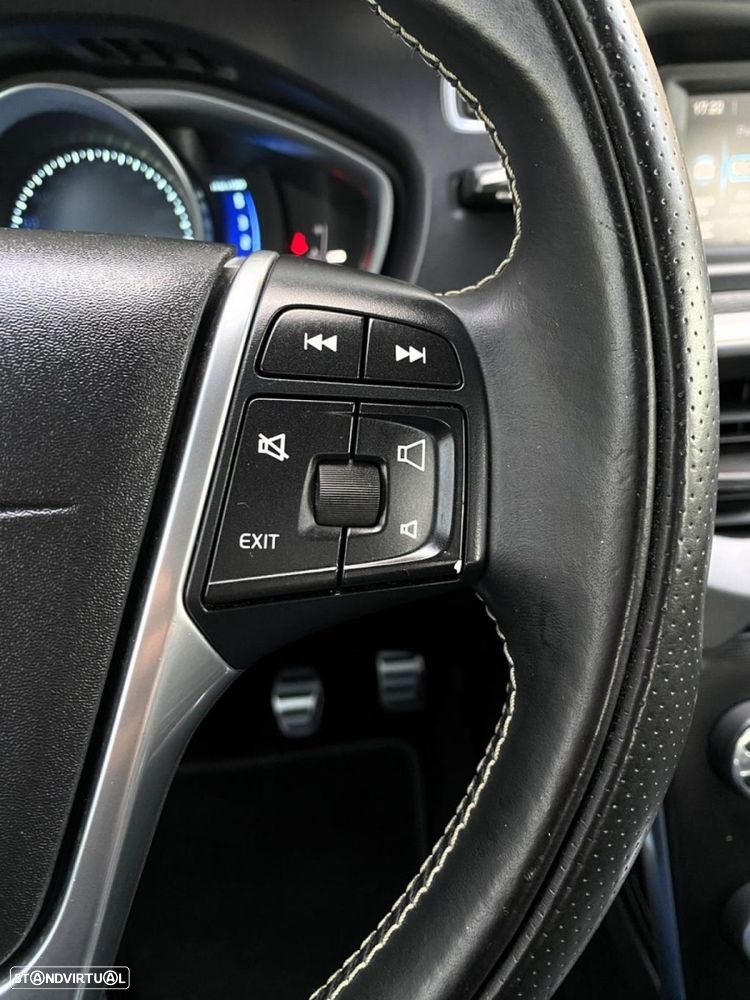 Volvo V40 1.6 D2 R-Design Momentum - 18