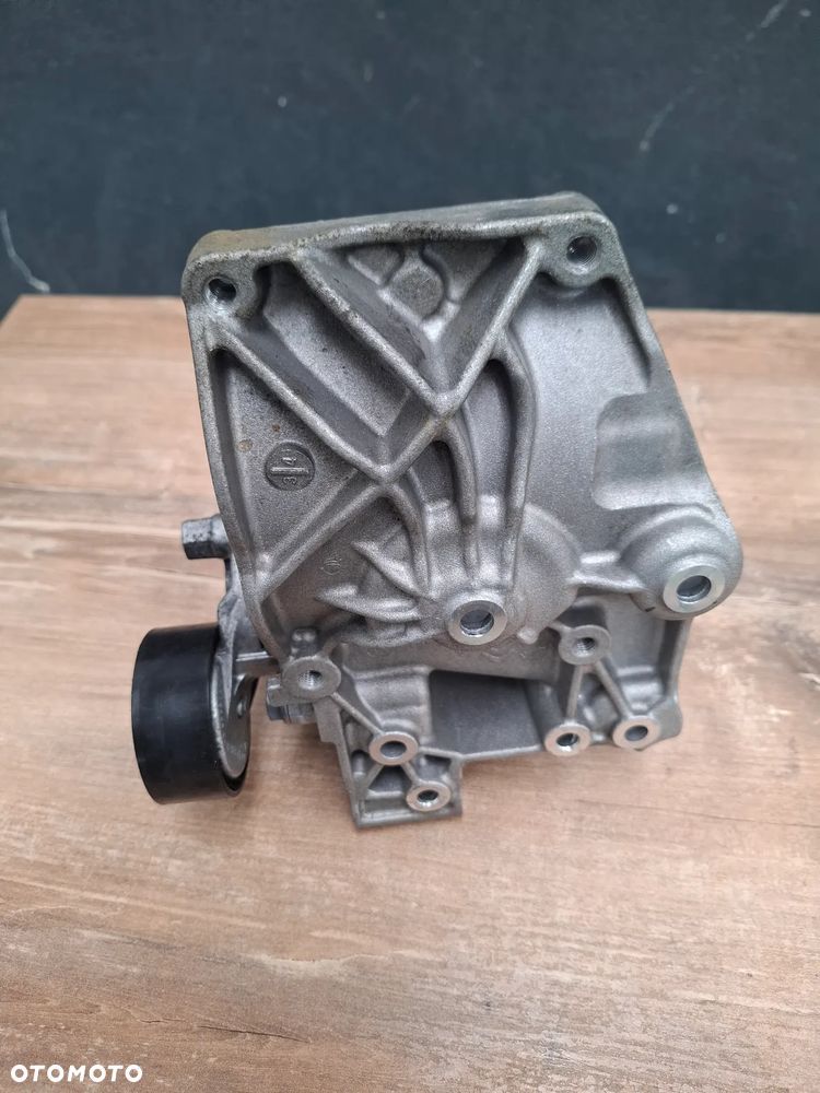 Peugeot 208 II łapa mocowanie pompy klimatyzacji 9823598480 - 2