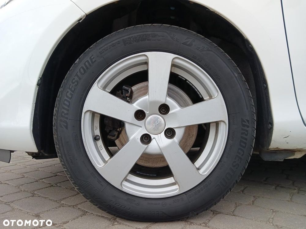 Toyota Yaris - 39