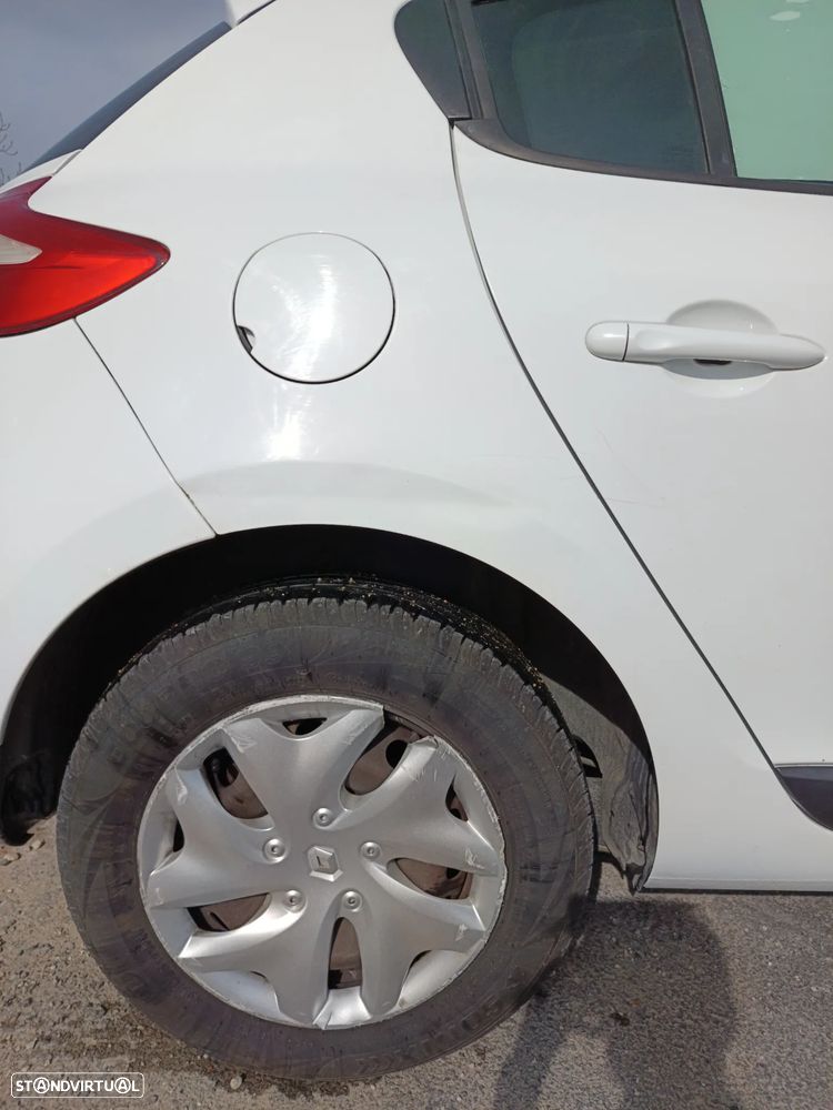 Renault Mégane 1.5 dCi Dynamique S - 8