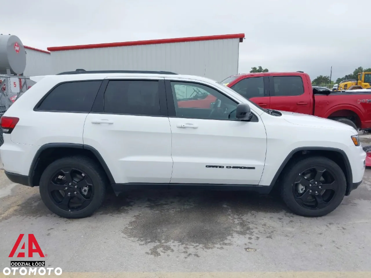 Jeep Grand Cherokee - 10