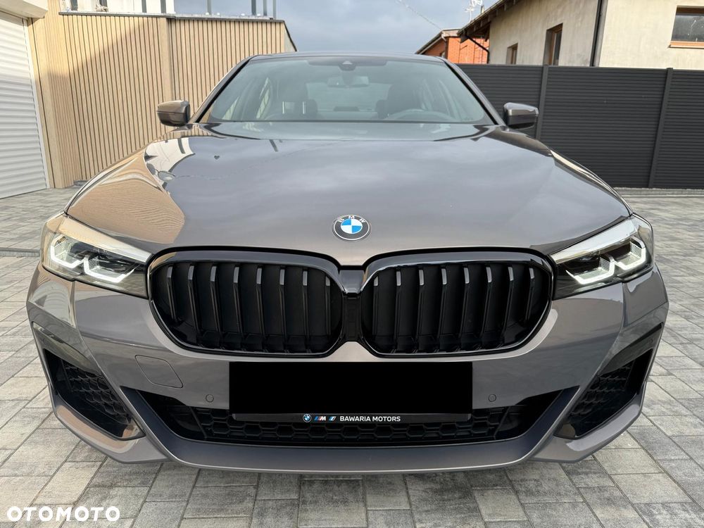 BMW Seria 5 2023 photo 2