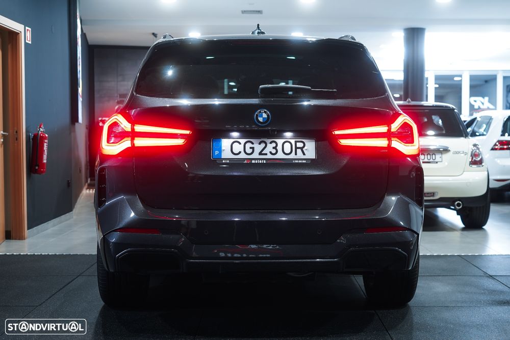 BMW iX3 M Sport Impressive - 13