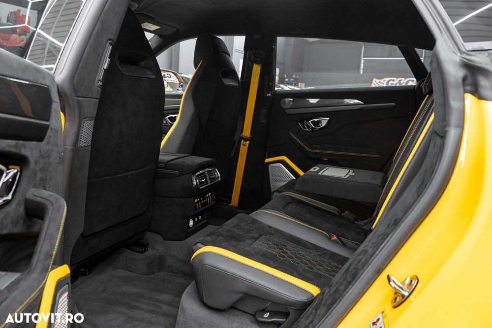 Lamborghini URUS - 16