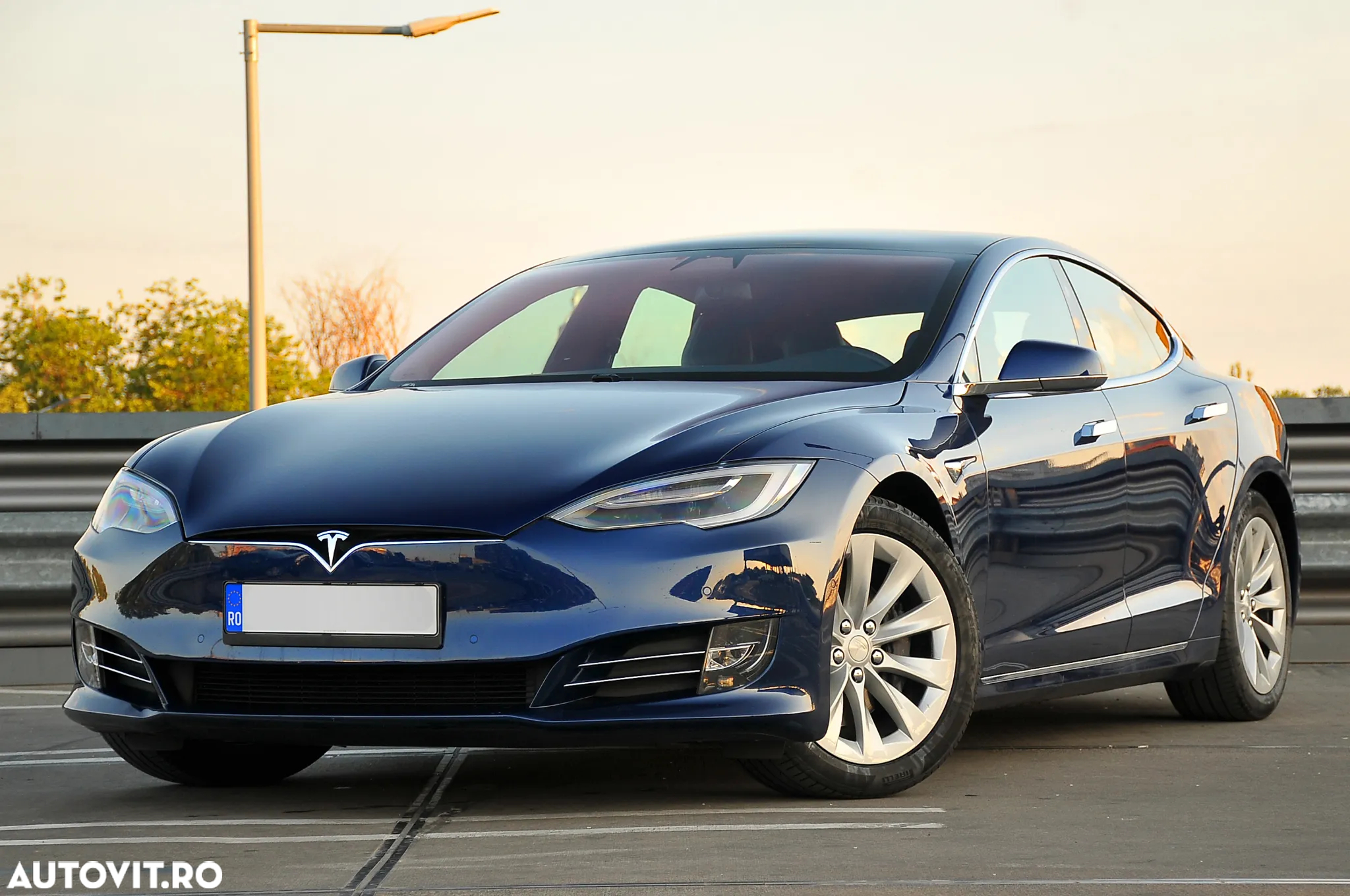Tesla Model S Standard - 10
