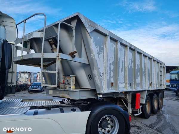 Benalu BENALU WYWROTKA / CAŁA ALUMINIOWA / PLANDEKA  / WAGA: 5920 KG / SPROWADZONA