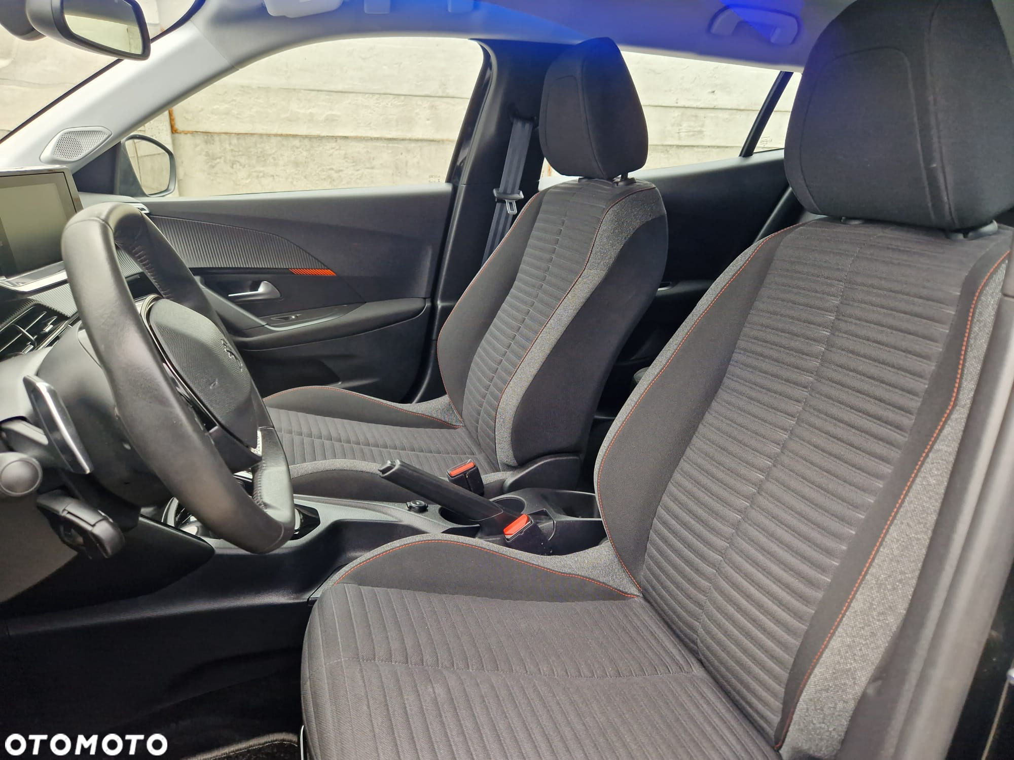 Peugeot 2008 - 8