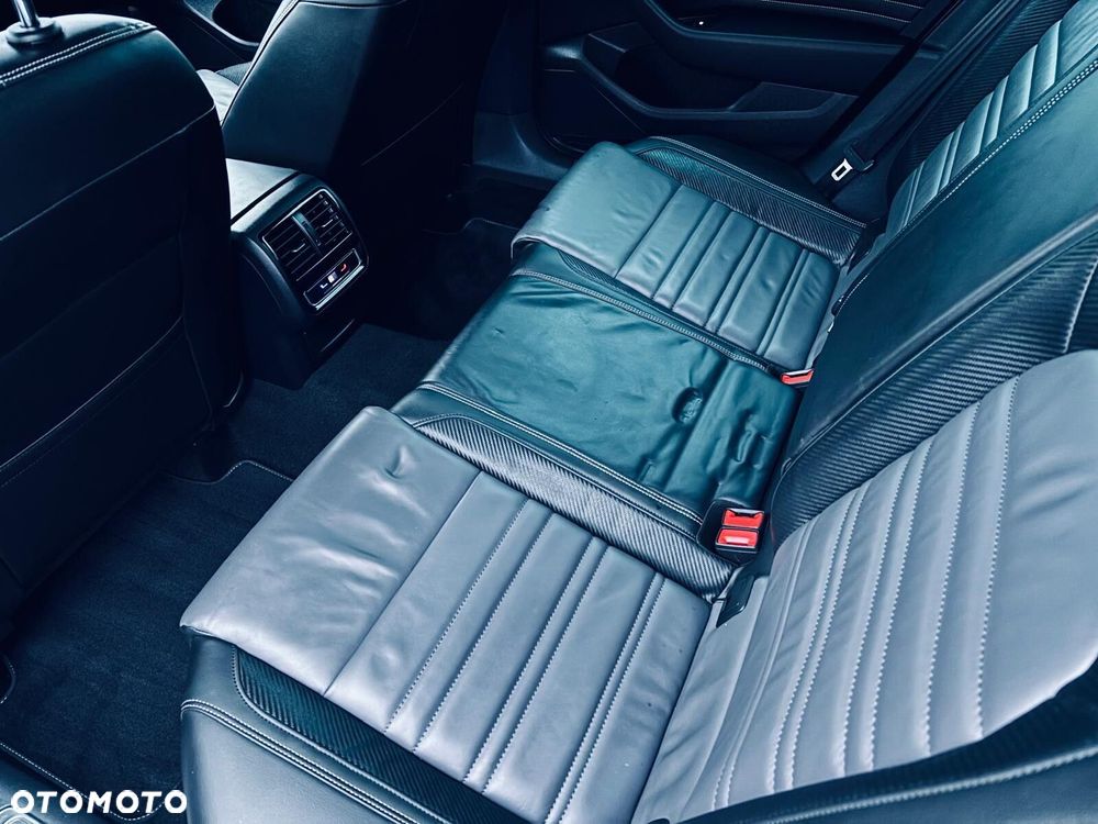 Volkswagen Passat - 16