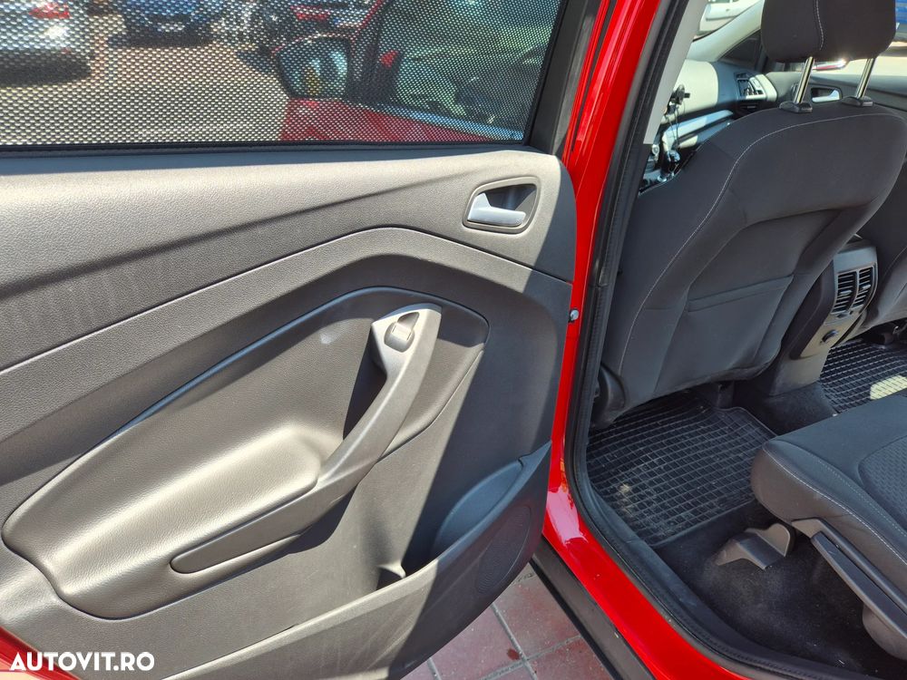 Ford Kuga - 12