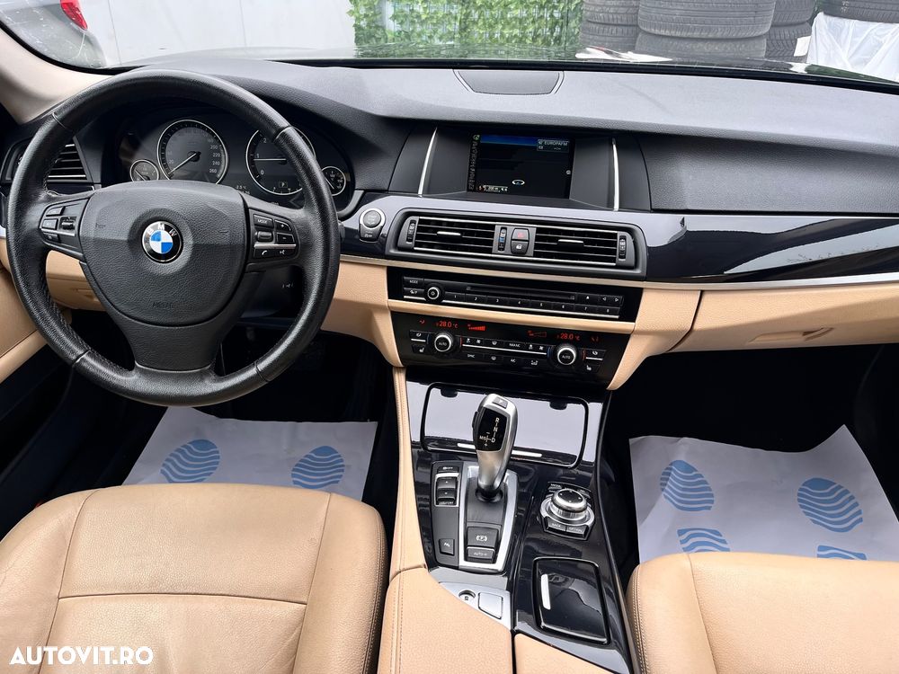 BMW Seria 5 525d Aut. Luxury Line - 12