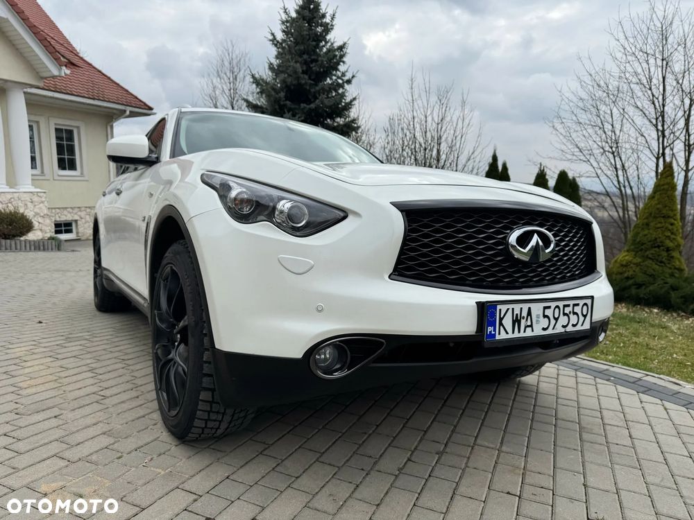 Infiniti Q70 - 5