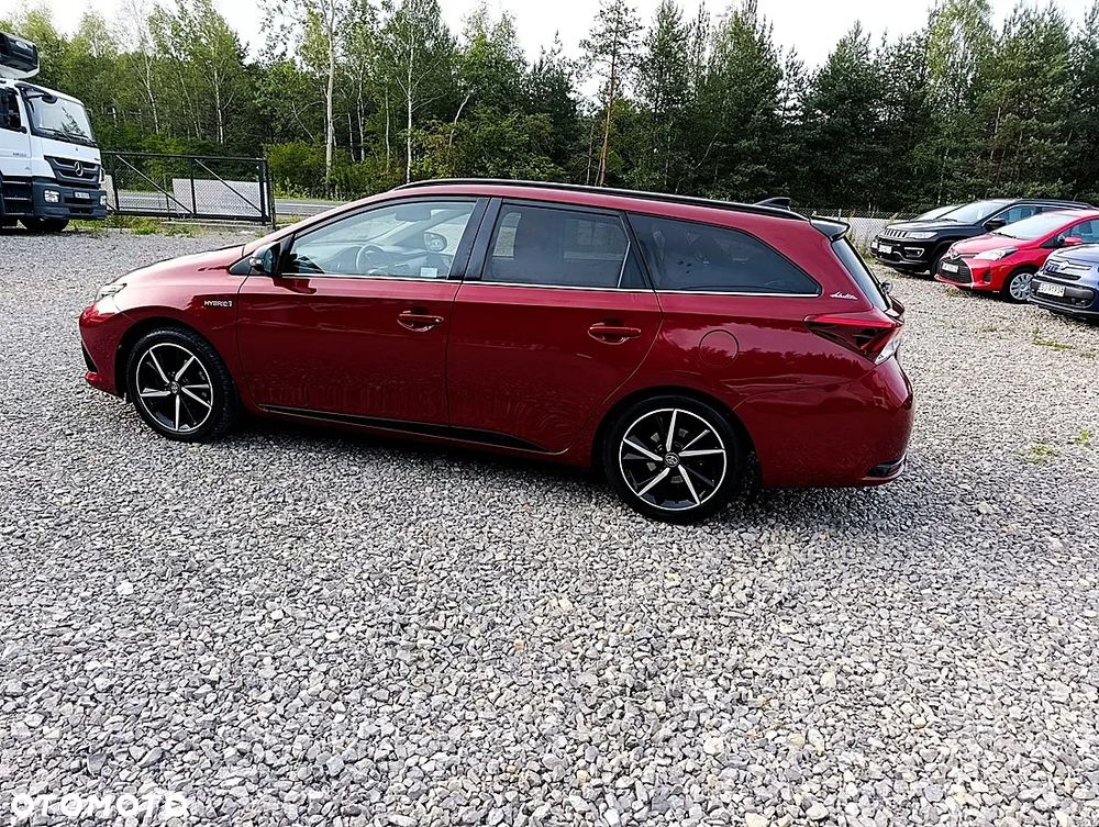 Toyota Auris Hybrid 135 Selection - 5