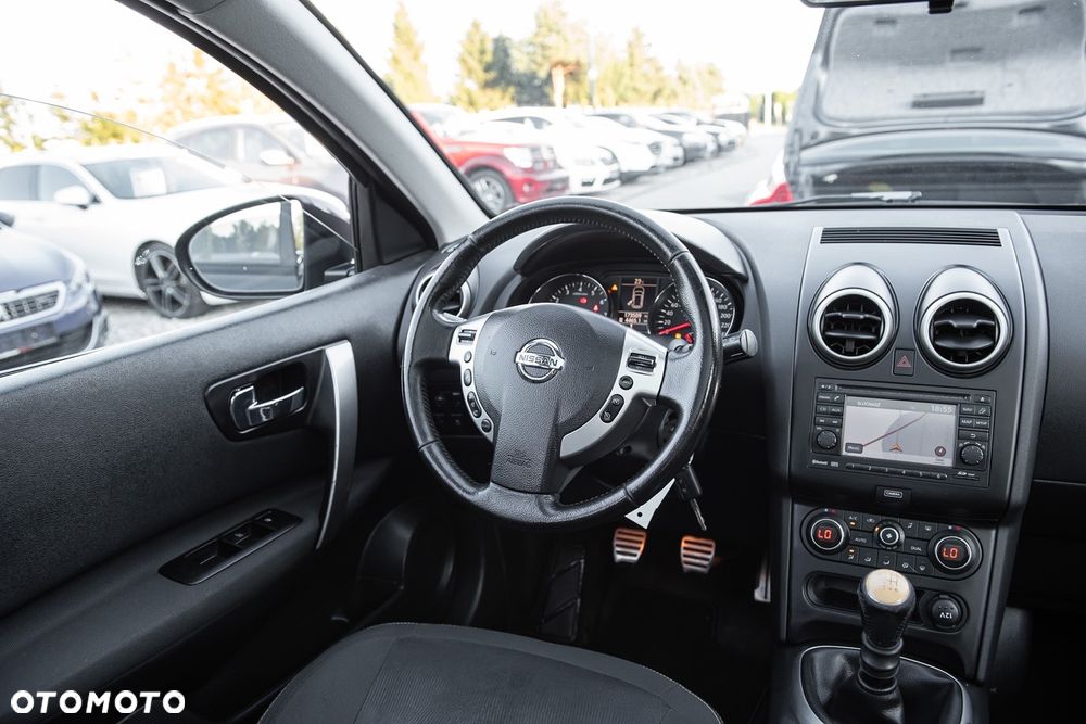 Nissan Qashqai 2.0 4 x 4 360 - 15