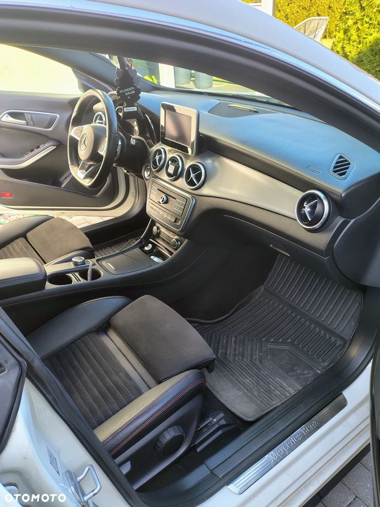 Mercedes-Benz CLA 200 7G-DCT AMG Line - 9