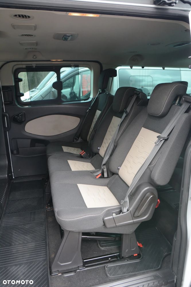Ford Transit Custom 290 L2H1 Limited - 29