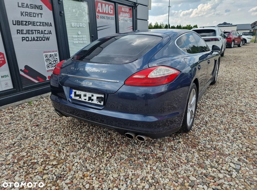 Porsche Panamera - 8