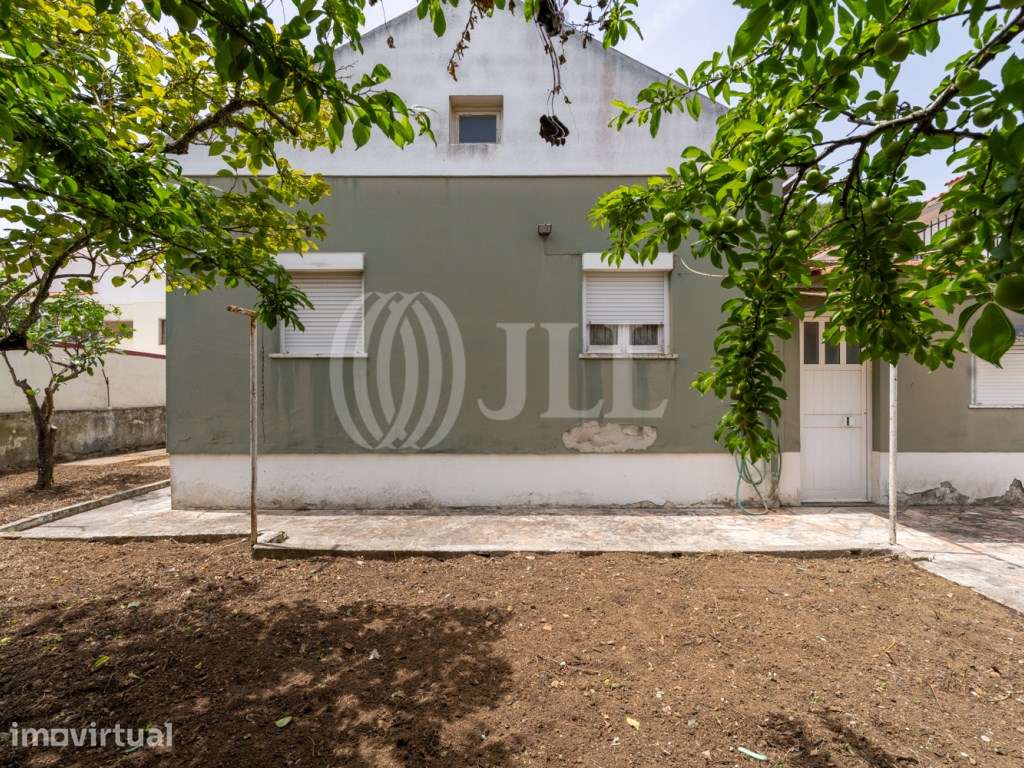 Moradia T2 para renovação total, em Sassoeiros, Carcavelos - Grande imagem: 3/9