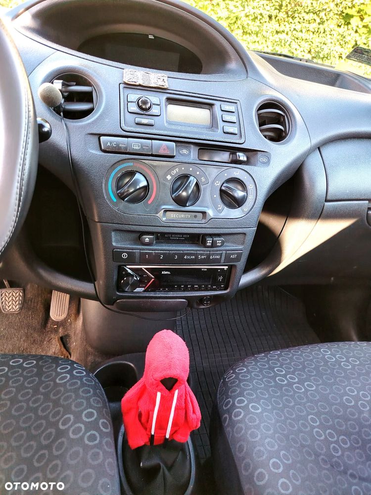 Toyota Yaris 1.0 Base - 8