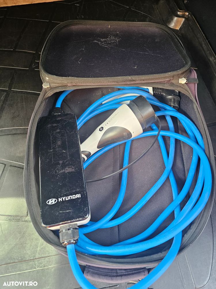 Hyundai Santa Fe ver-1-6-l-252-cp-4wd-6at-7-locuri-phev-calligraphy - 17