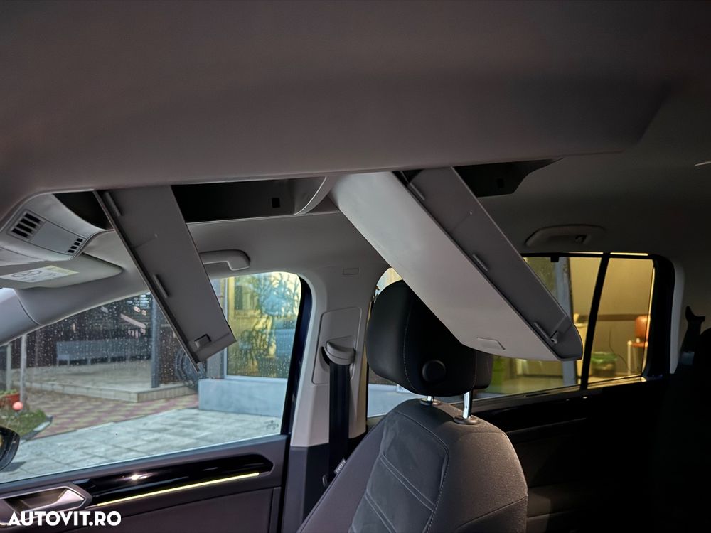 Volkswagen Touran 2.0 TDI SCR DSG Highline - 29