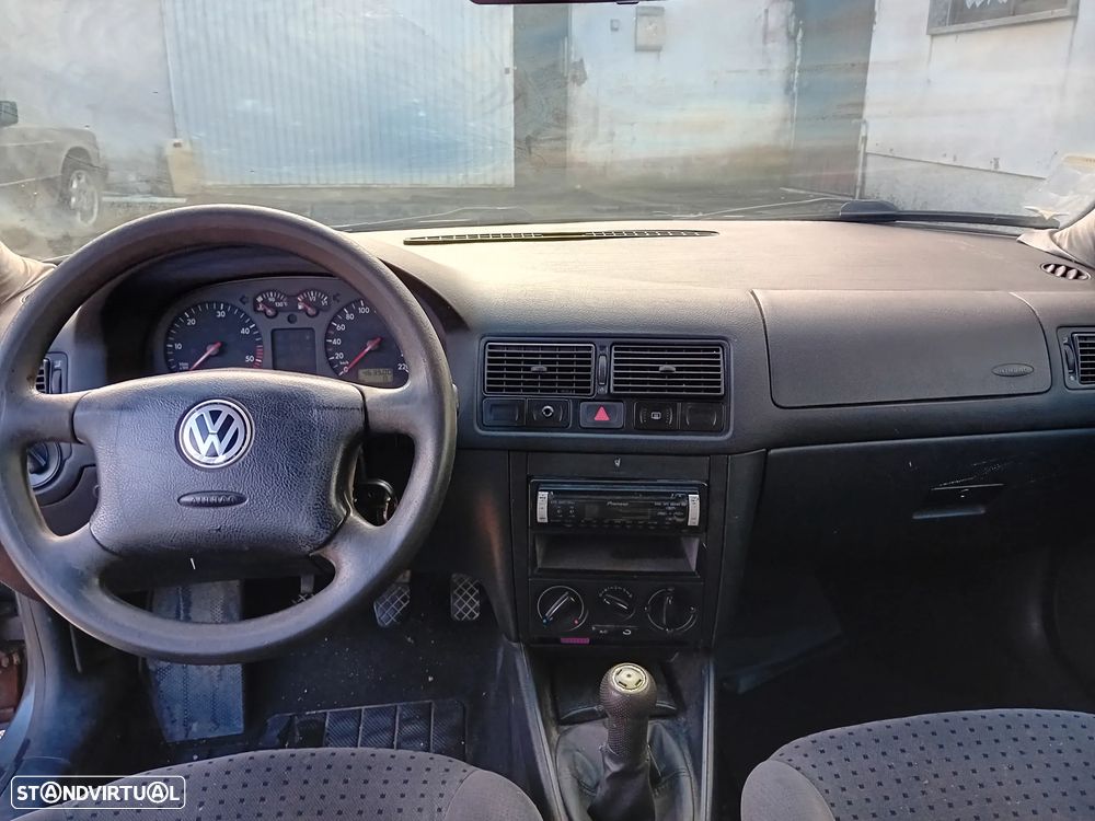 VW Golf 1.9 TDi 25 Anos - 5