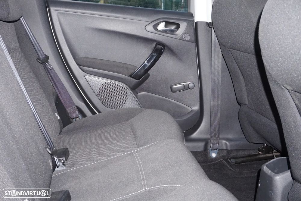 Peugeot 208 1.2 VTi SE Style - 12