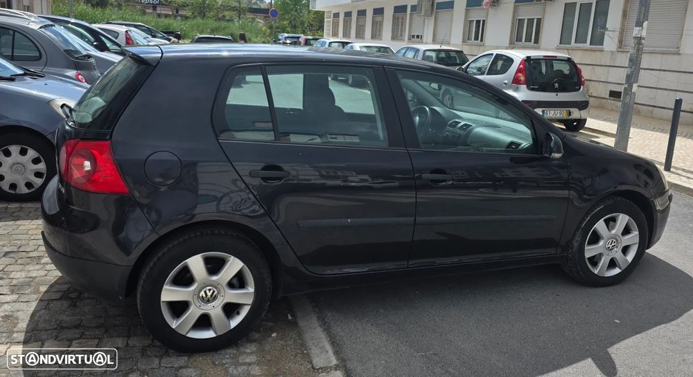 VW Golf 2.0 TDi Confortline - 4
