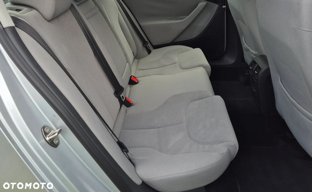 Volkswagen Passat 2.0 FSI Comfortline - 21