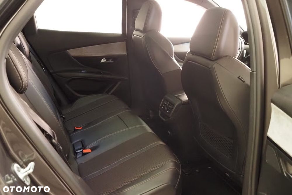 Peugeot 3008 1.6 PureTech HYbrid4 GT Line S&S EAT8 - 14